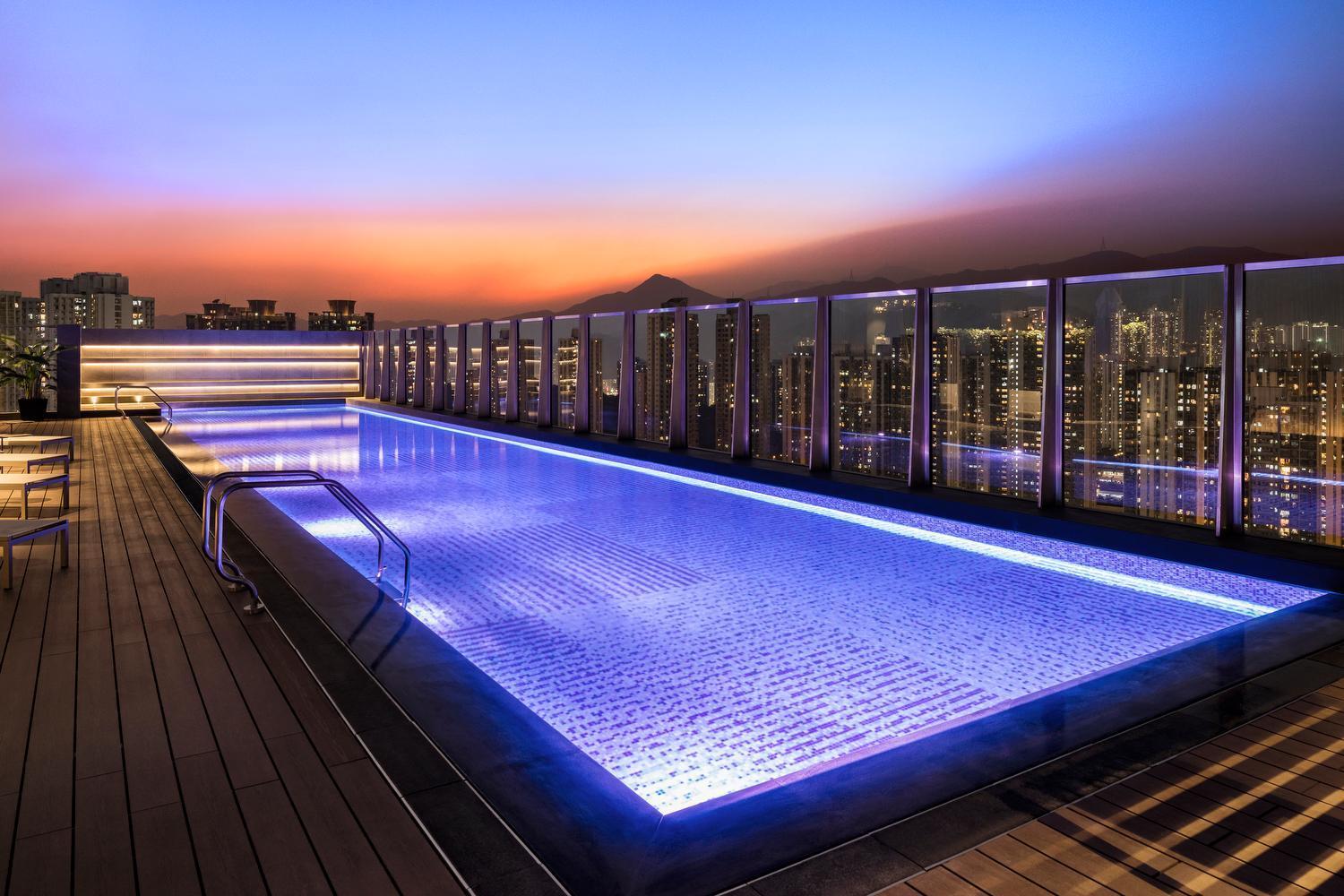 Alva Hotel By Royal Hongkong Eksteriør bilde Rooftop pool at The Mira Hong Kong